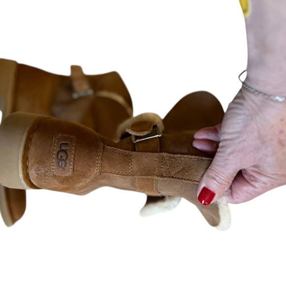 UGG Brown Ankle Boots with Cream Fur - Picture 2 of 9